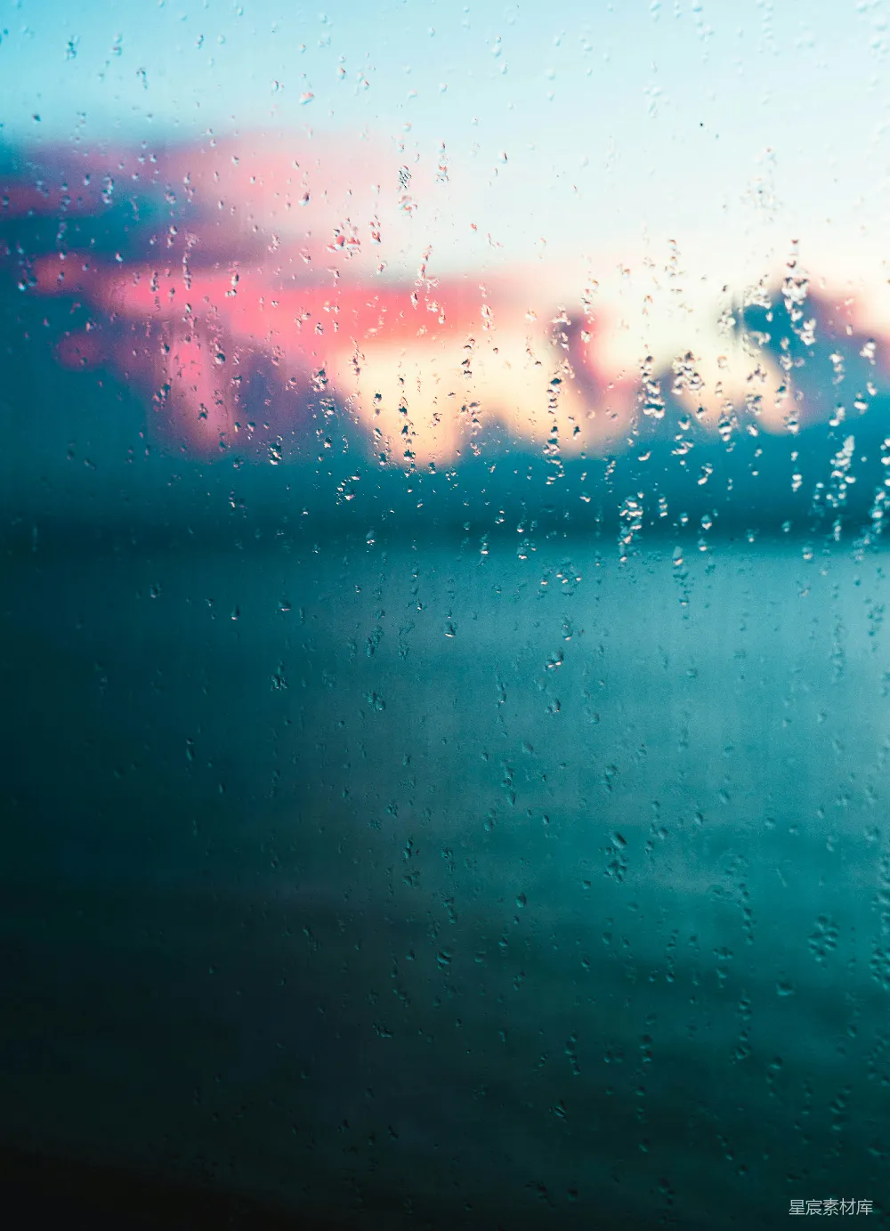 高清摄影 玻璃窗上的雨滴
