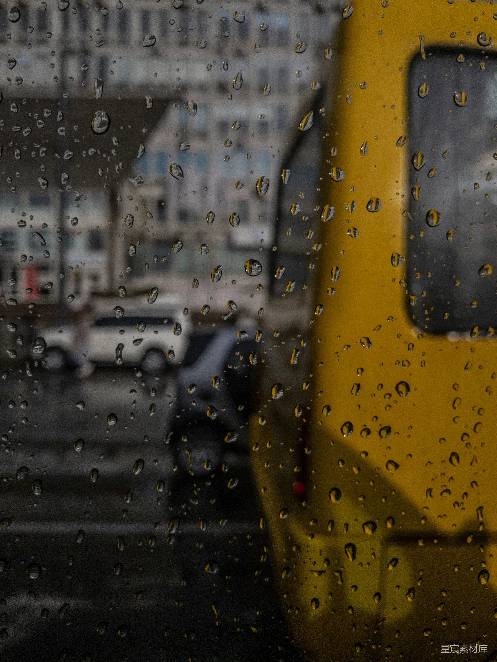 高清摄影 玻璃上的雨滴