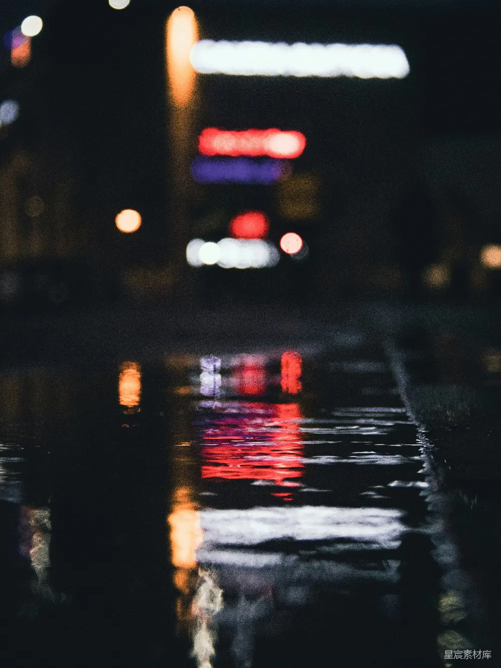 高清摄影 夜晚城市街道的一张模糊图像