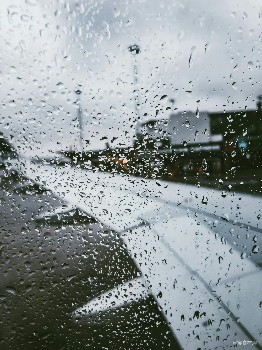 高清摄影 玻璃窗上的水珠