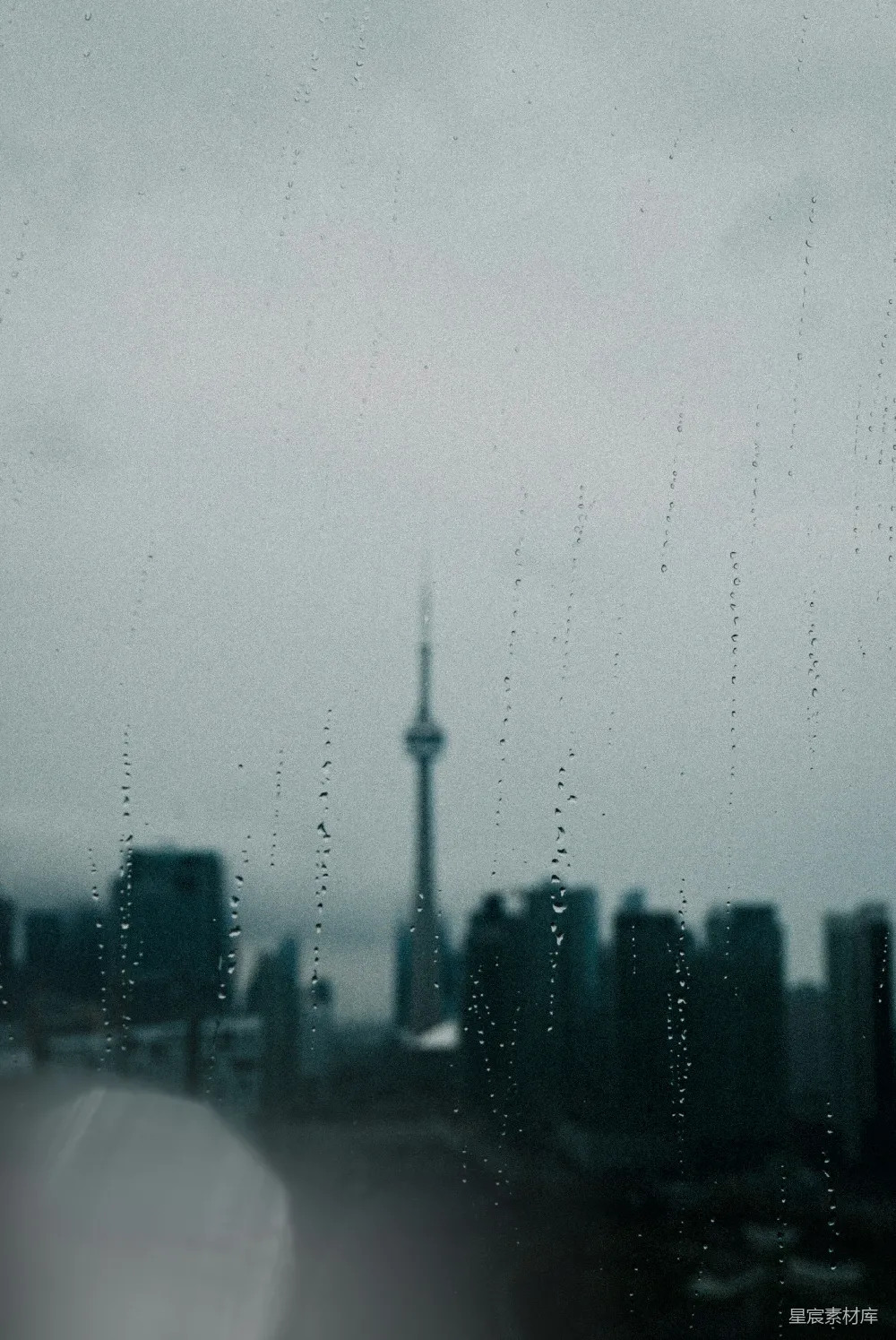 高清摄影 透过雨窗看城市的一景