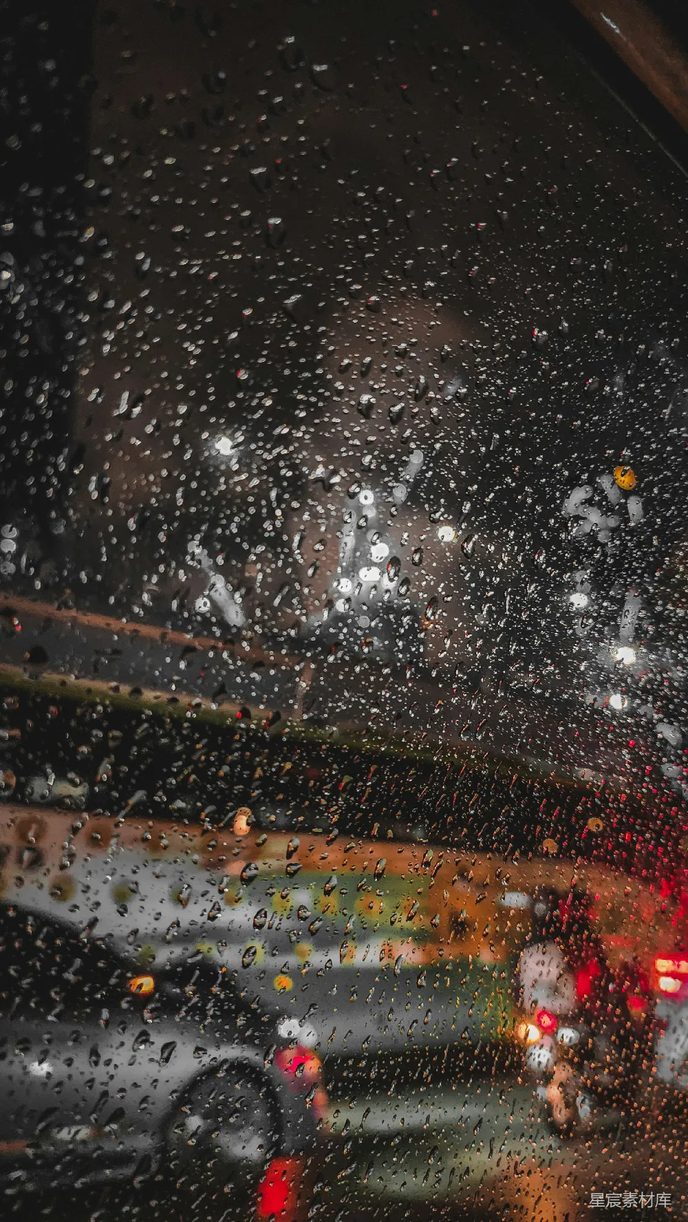 高清摄影 窗户上挂着雨drops