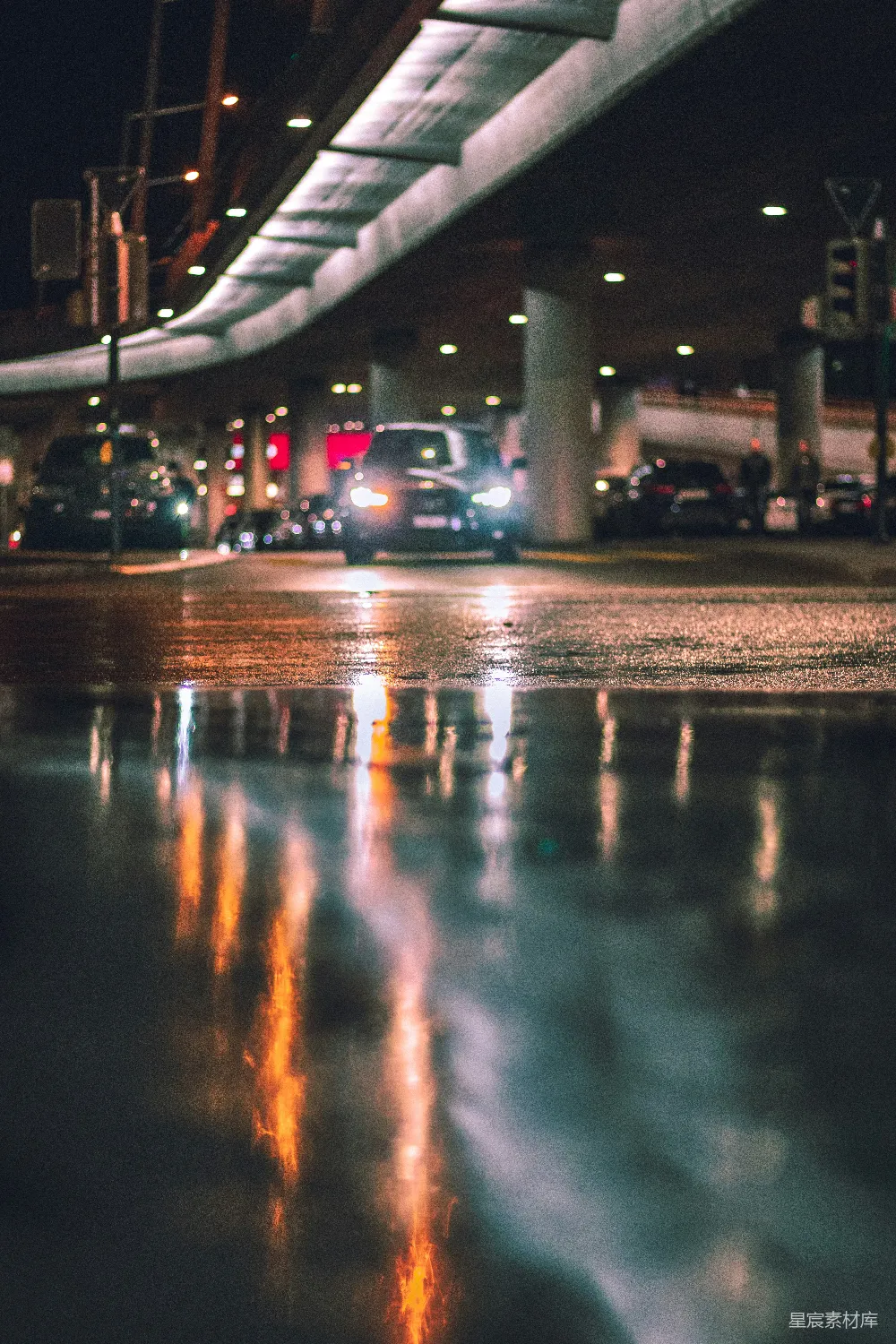高清摄影 黑车在桥下道路中