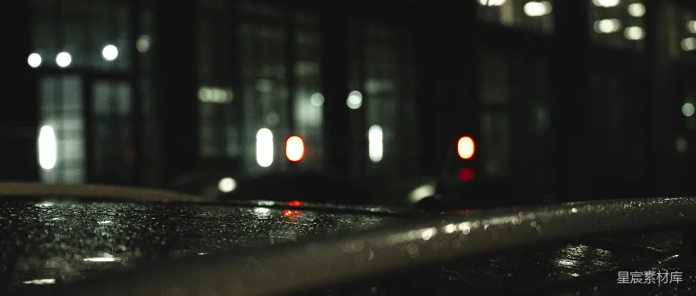 高清摄影 夜间路上的一辆黑色轿车