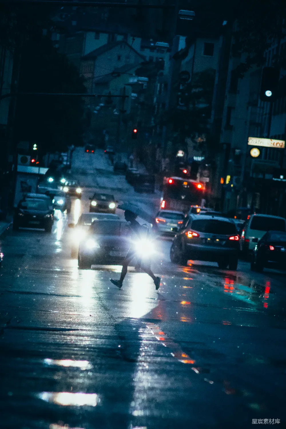 高清摄影 夜晚路上的车辆