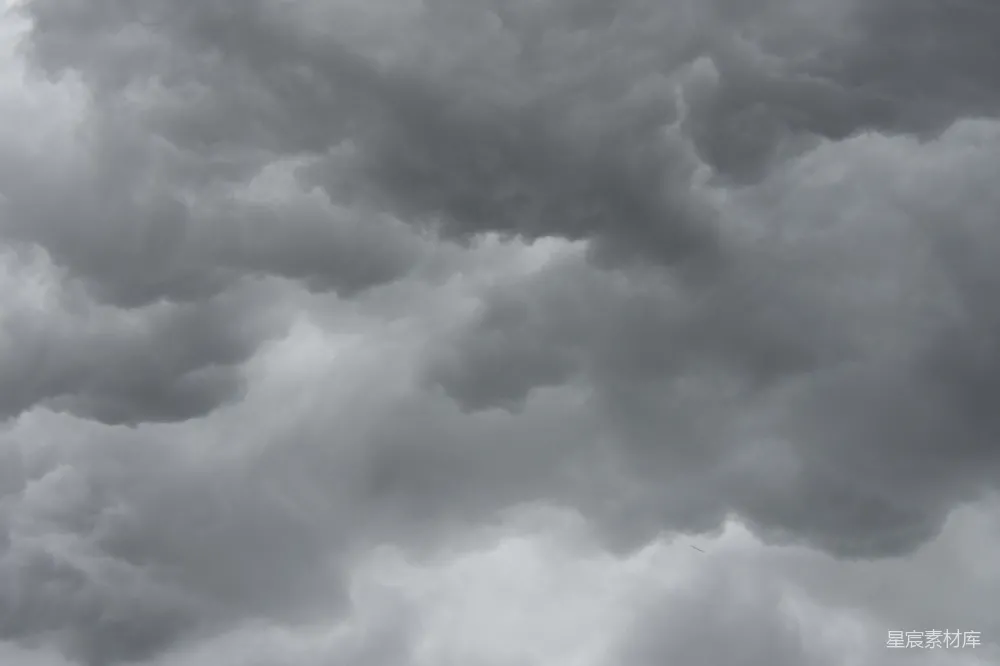 高清摄影 乌黑厚重的 Storm 云遮蔽了天空。