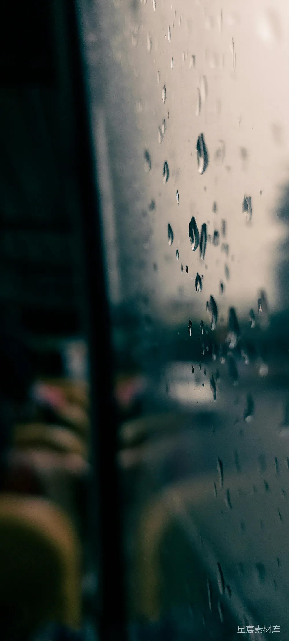 高清摄影 车窗玻璃上的雨滴