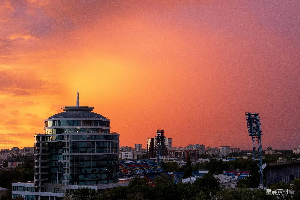 高清摄影 夕阳西下，一座高楼林立的城市。
