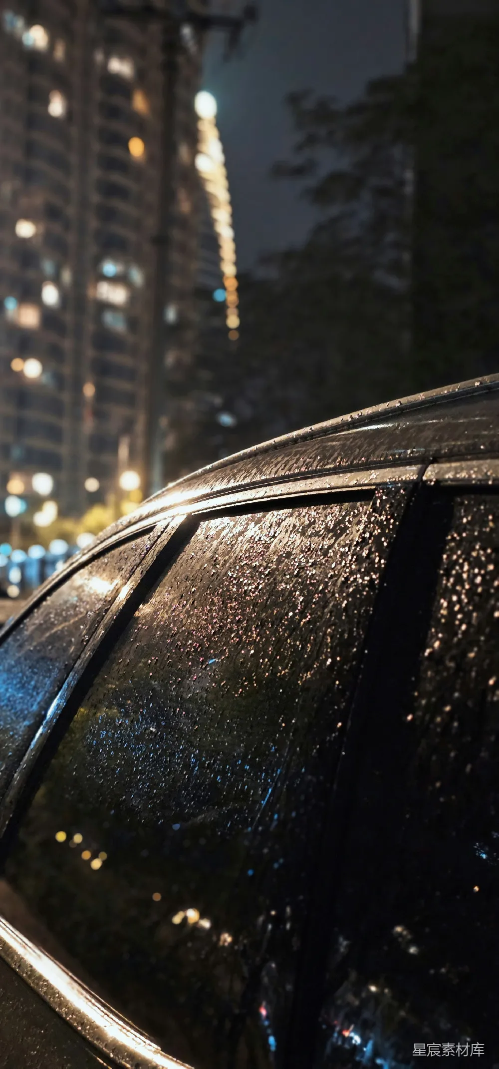 高清摄影 夜间车窗上的雨滴