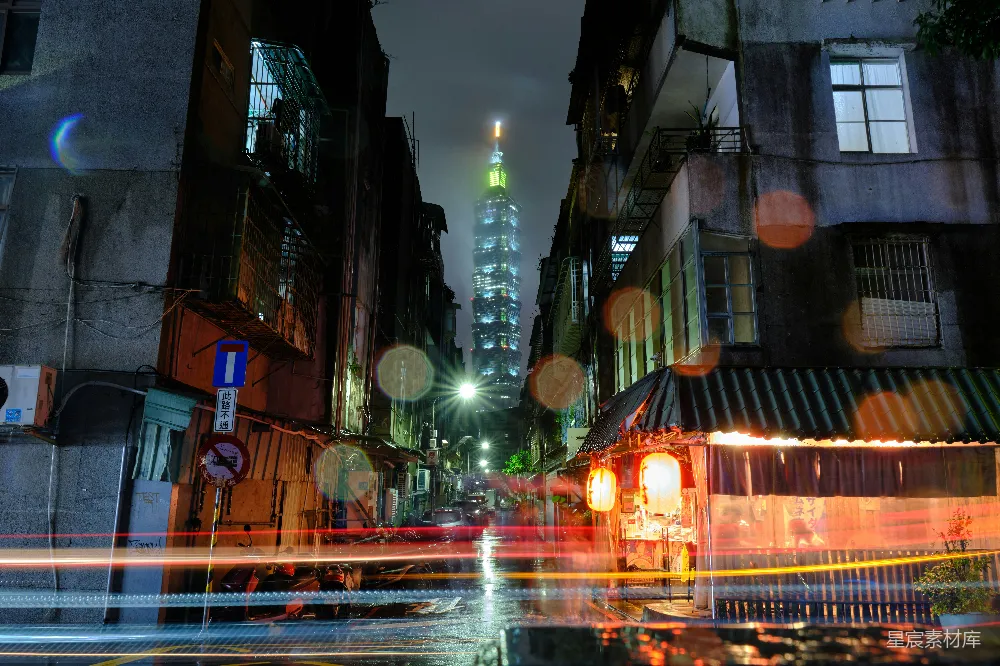 高清摄影 夜晚城市街道的一张模糊照片