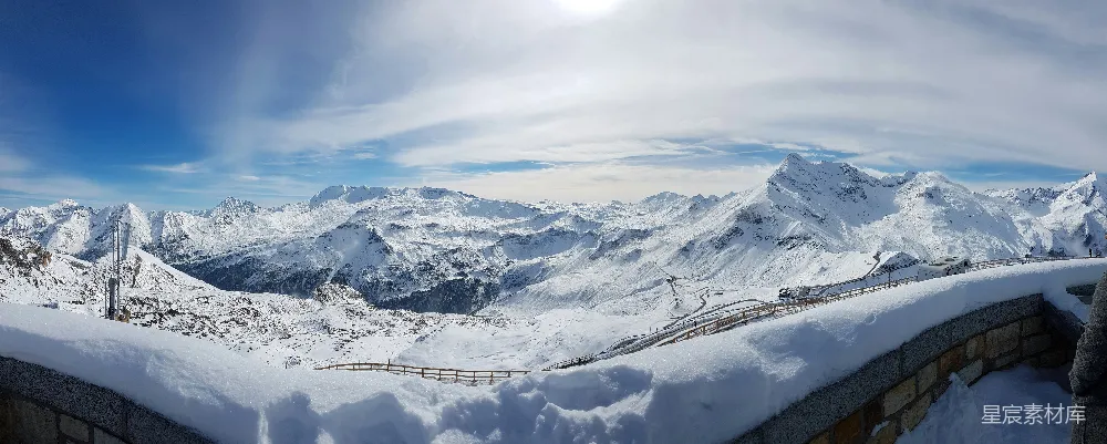 高清摄影 白天的冰川山全景