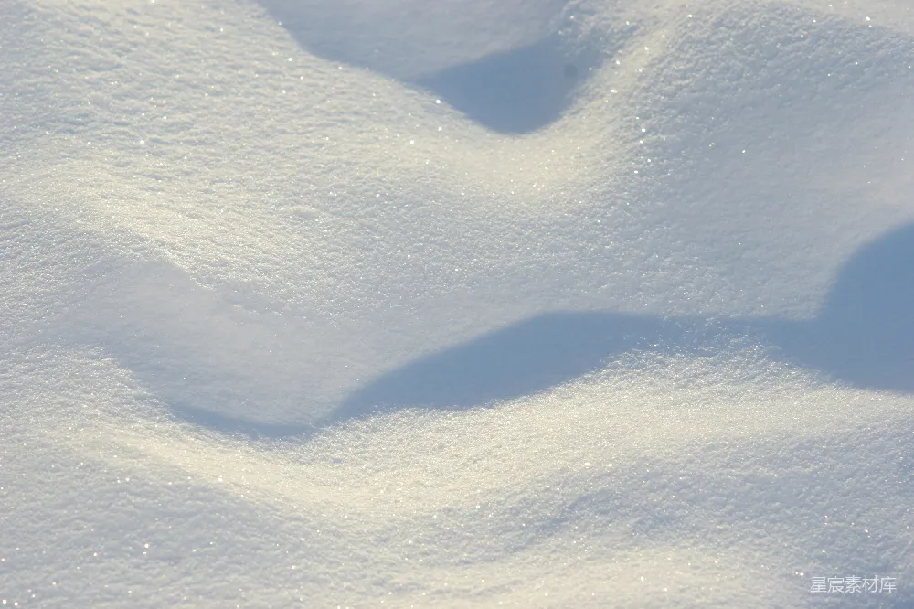 高清摄影 雪地里一个人的影子
