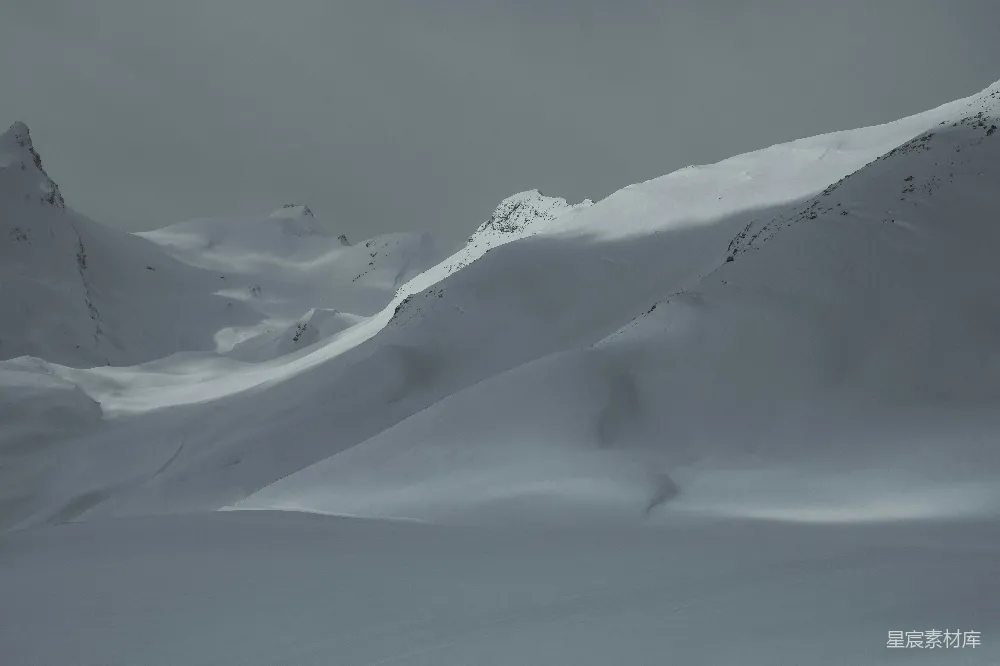 高清摄影 雪山覆盖的风景照