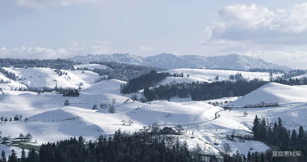 高清摄影 白天覆雪的山峦