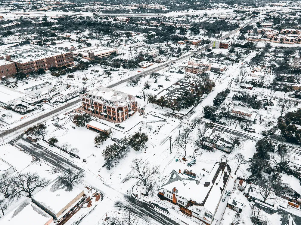 高清摄影 覆盖着白雪的城市俯瞰图