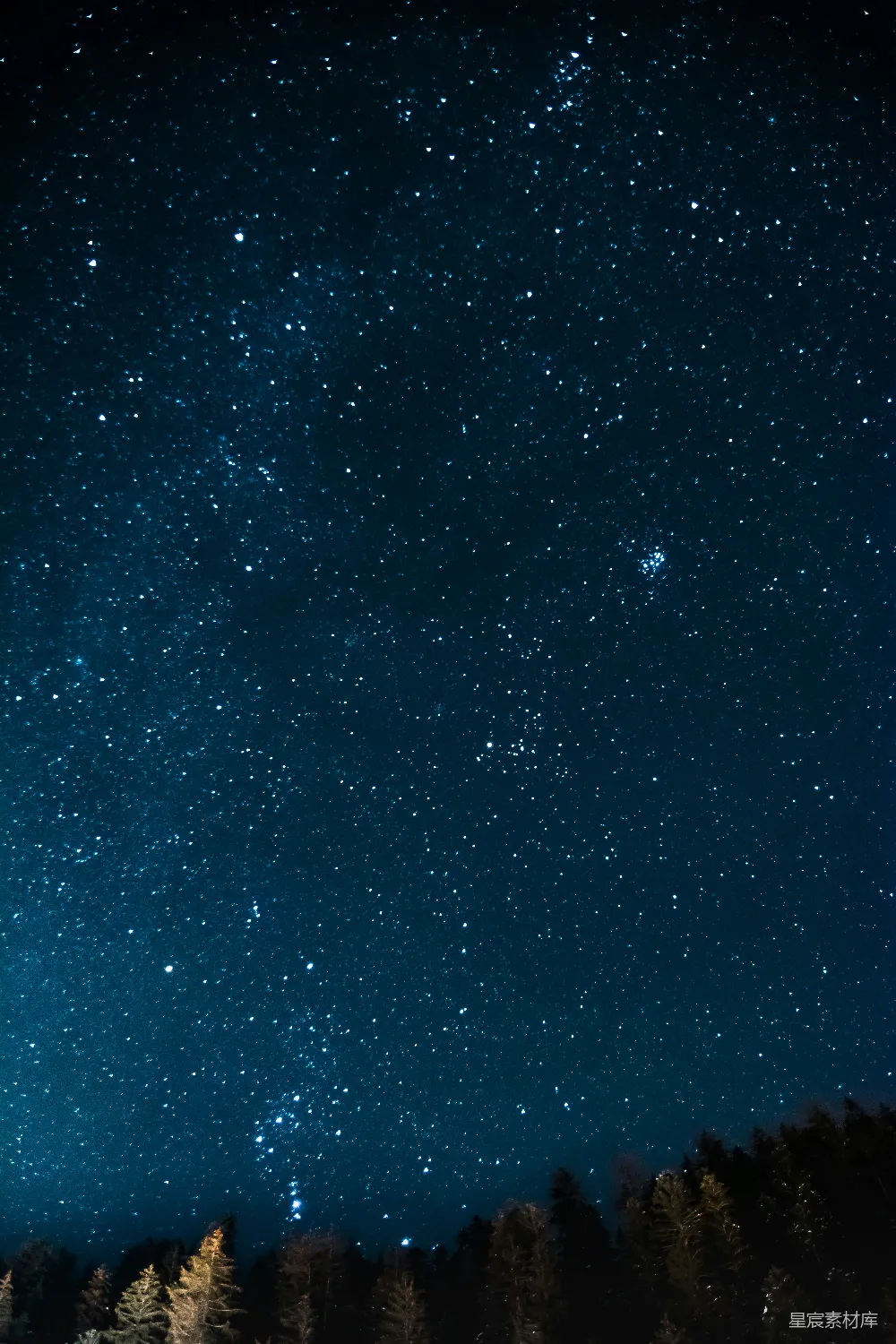 高清摄影 蓝黑相间的星空夜
