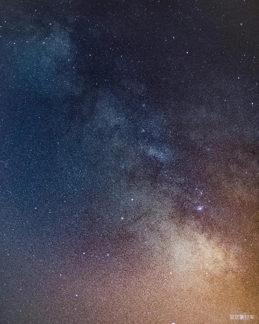 高清摄影 蓝橙相间的星空夜空