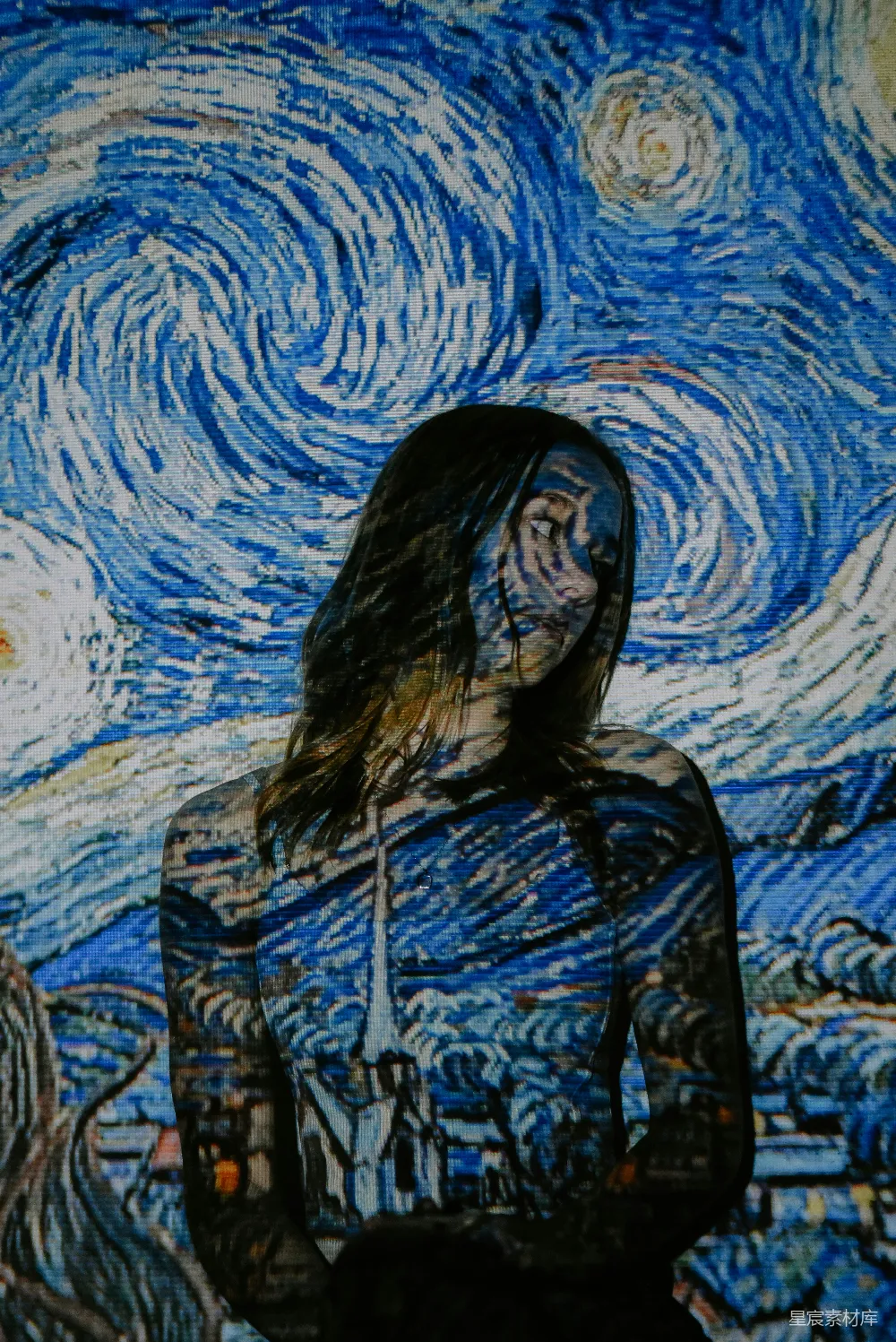 高清摄影 一位穿着黑色连衣裙的女人的画像