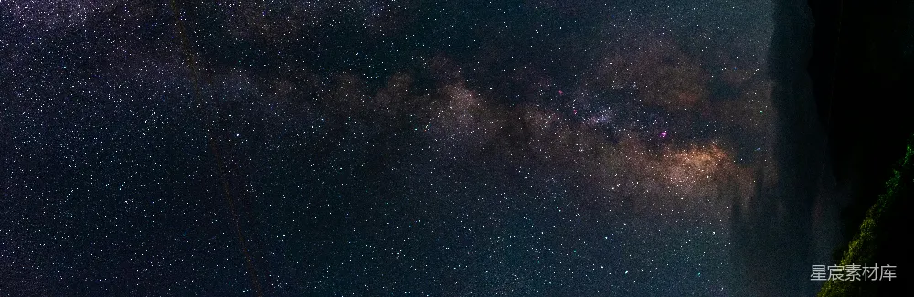 高清摄影 夜空布满了星星和云朵