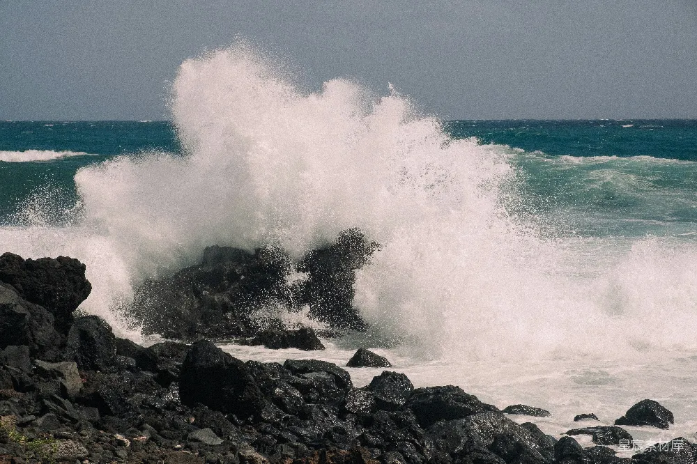 高清摄影 岩石上的海浪