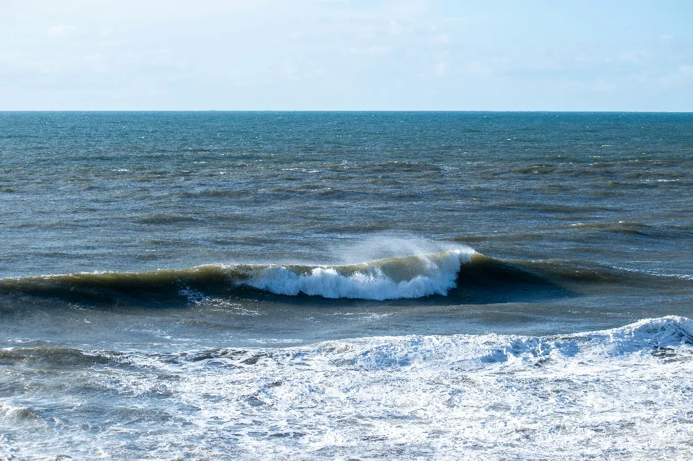高清摄影 汹涌的海浪拍打着波涛汹涌的大洋水面。