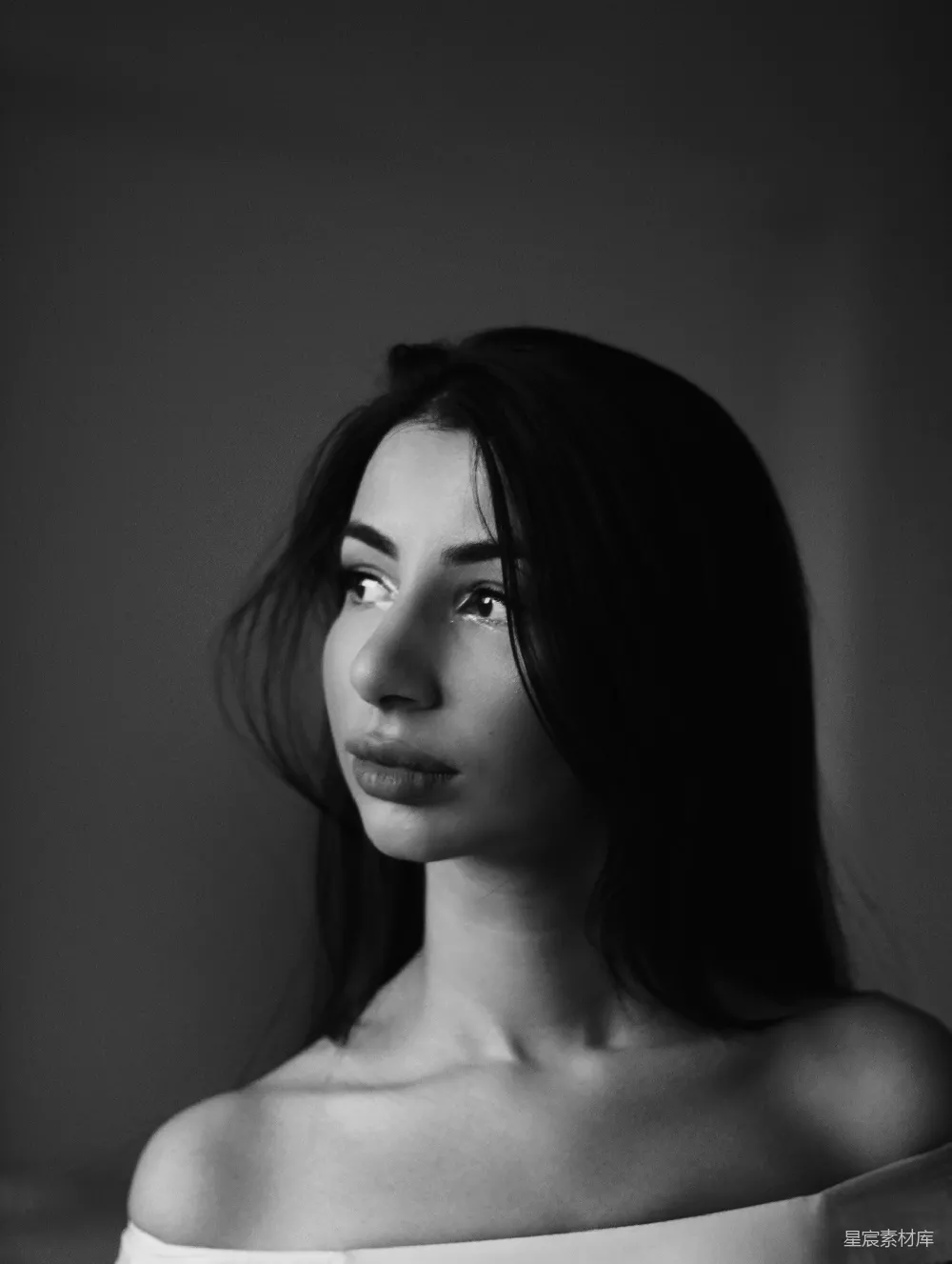 高清摄影 黑白照片中的一个女人