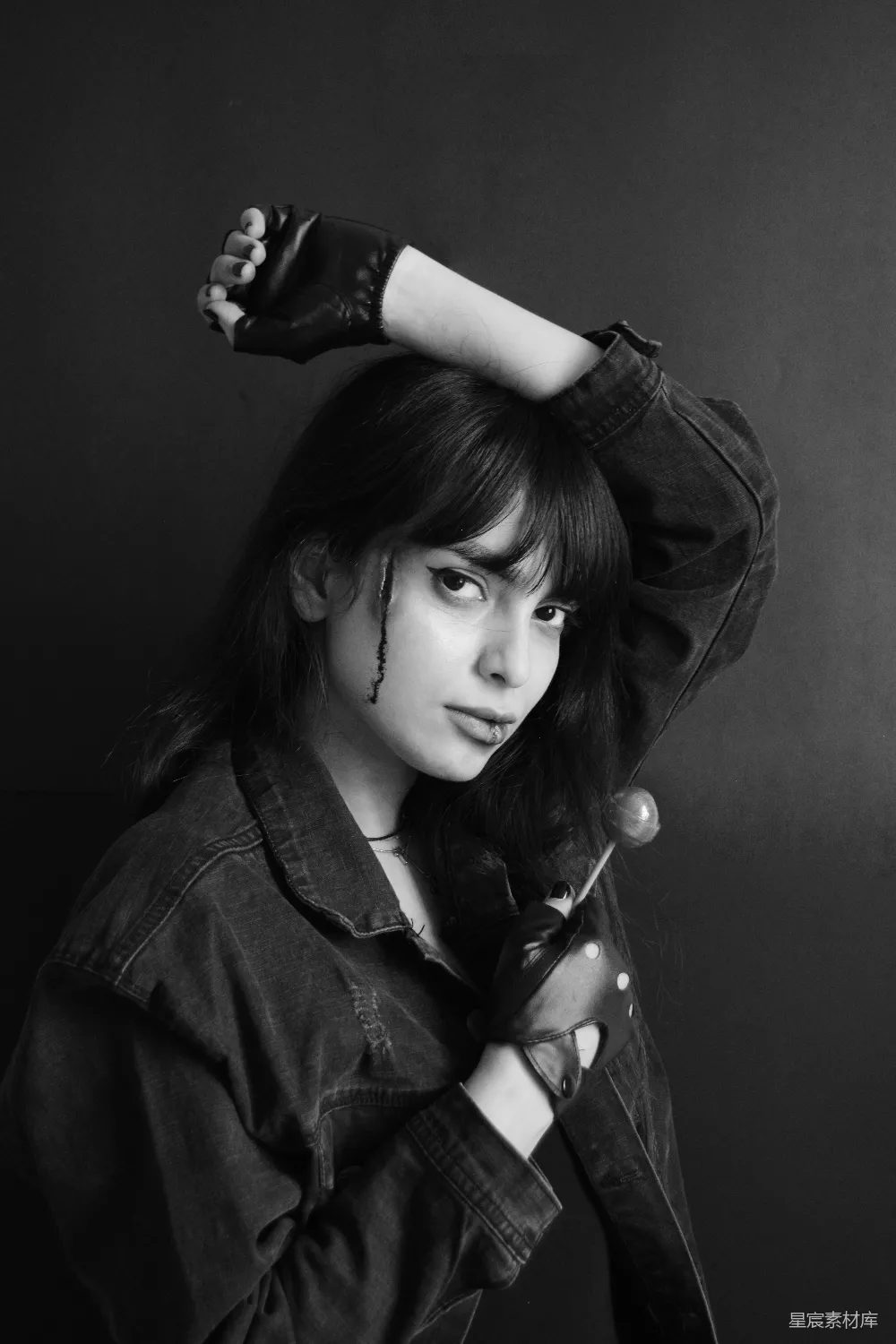 高清摄影 黑色牛仔夹克的女人
