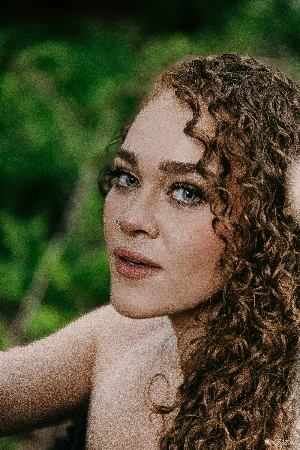 高清摄影  curly-haired person