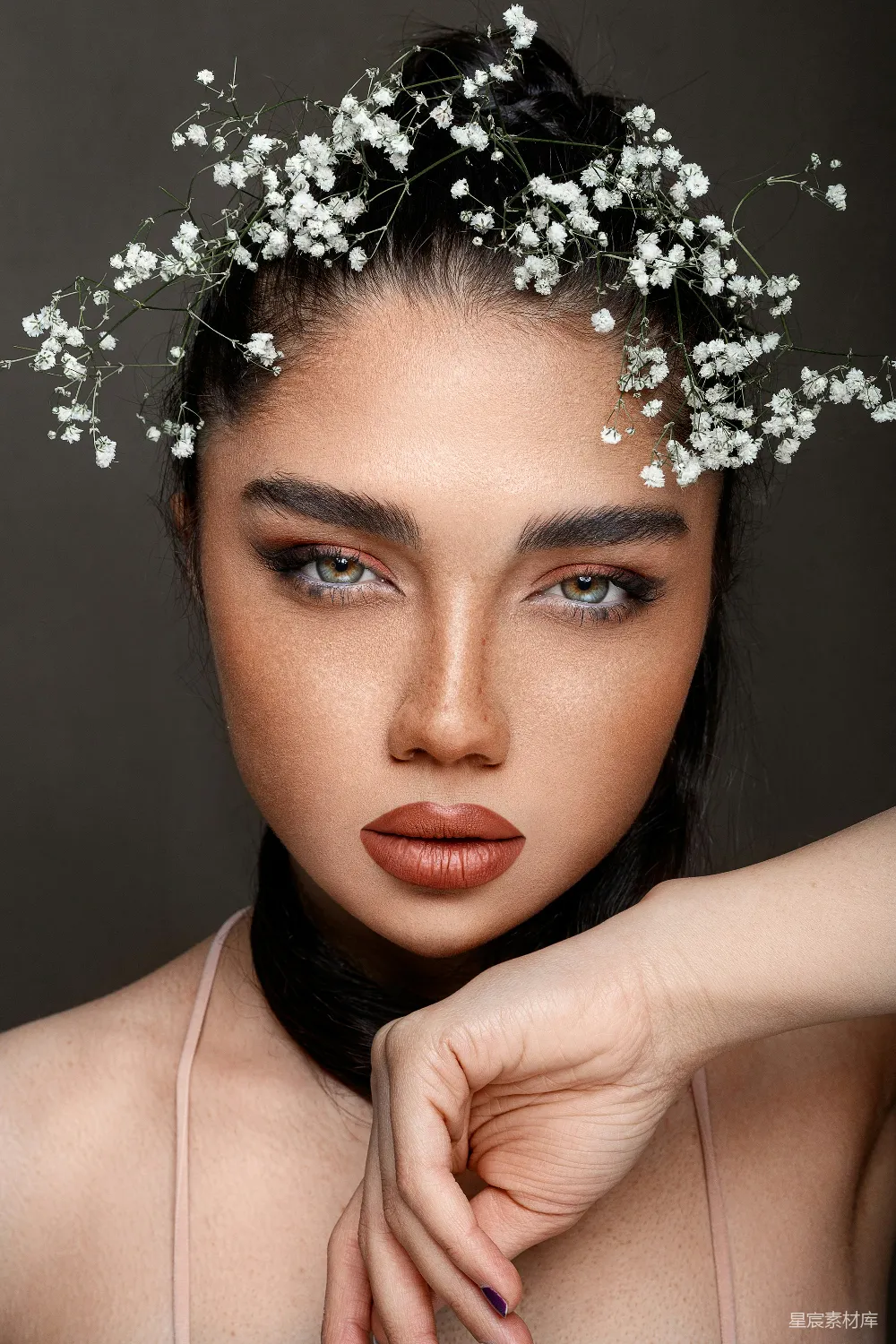 高清摄影  头戴花环的女人
