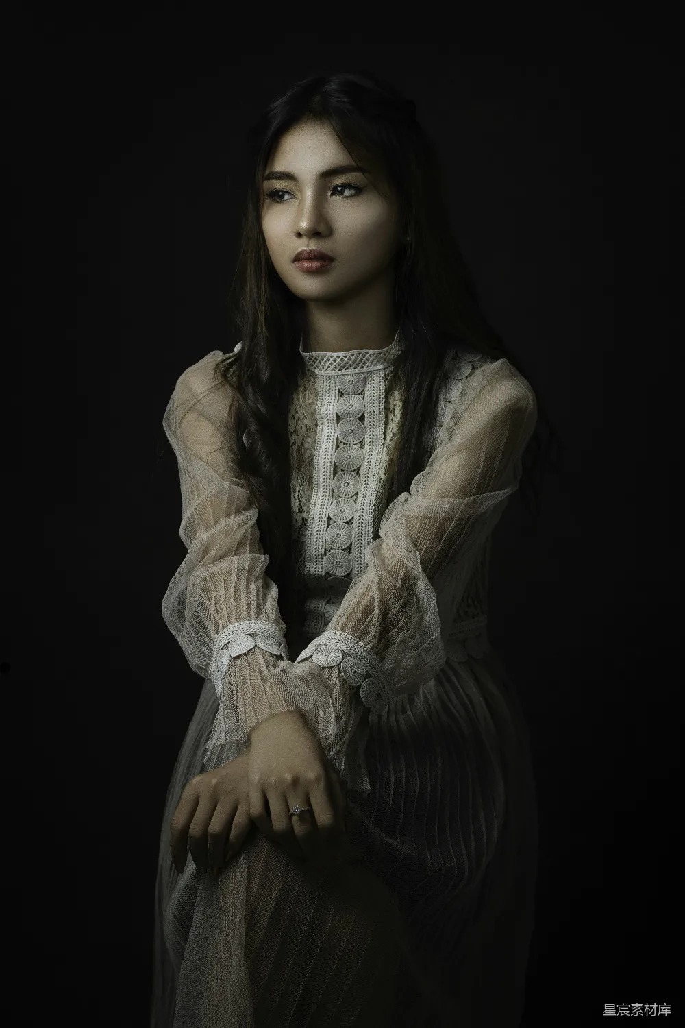 高清摄影 白长袖连衣裙的女性