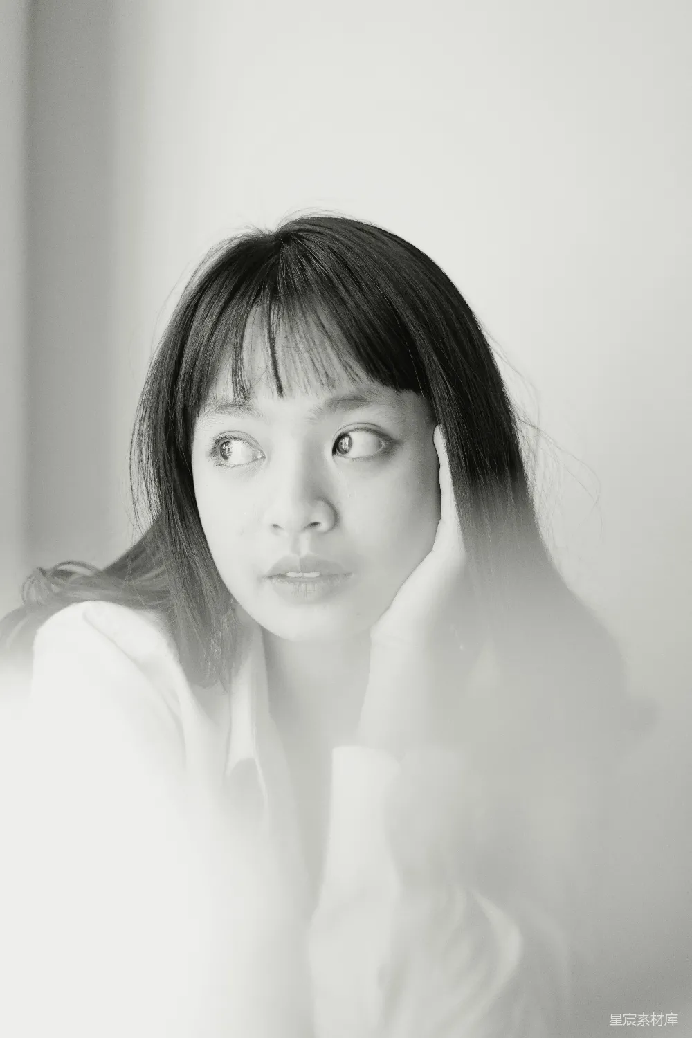 高清摄影 白衬衫女子微笑