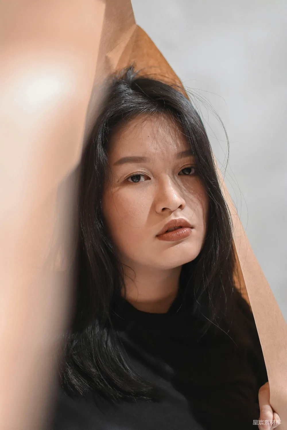 高清摄影 女性黑色上衣
