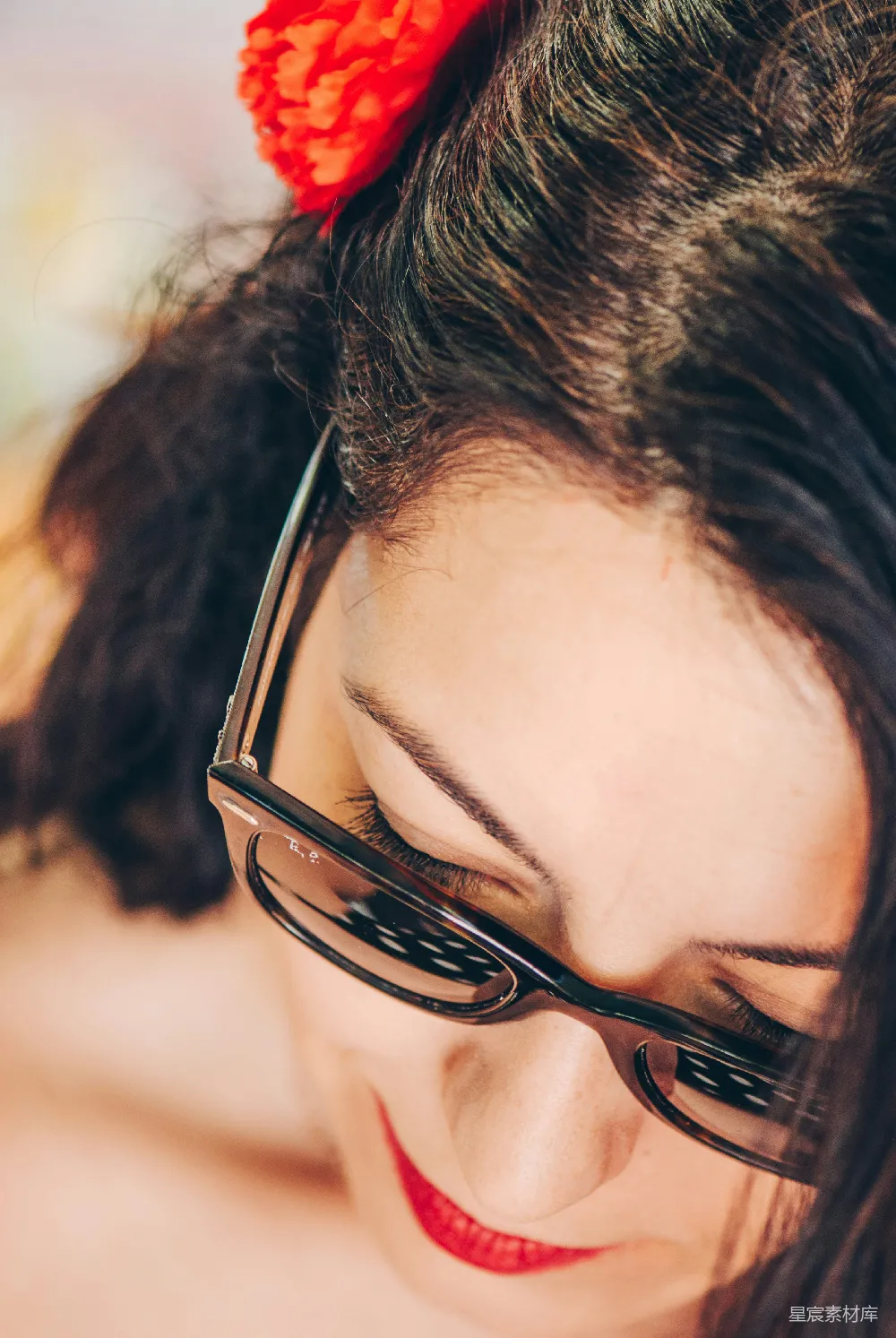 高清摄影 戴眼镜的女士