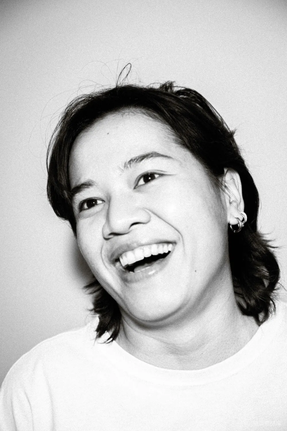 高清摄影 黑白照片上一位妇女在微笑