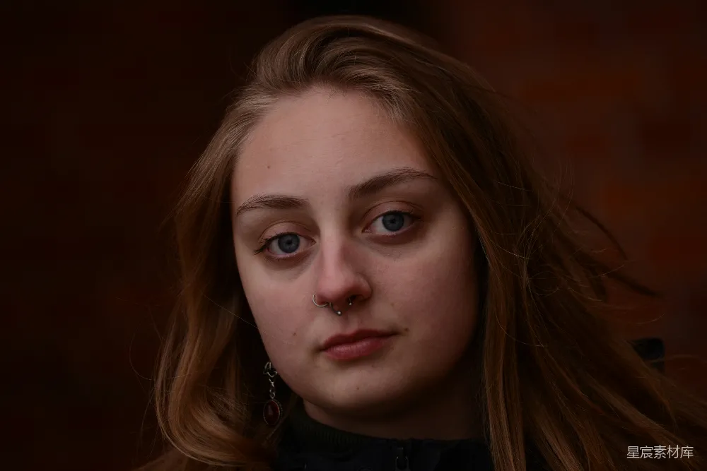 高清摄影 金发碧眼的年轻女子