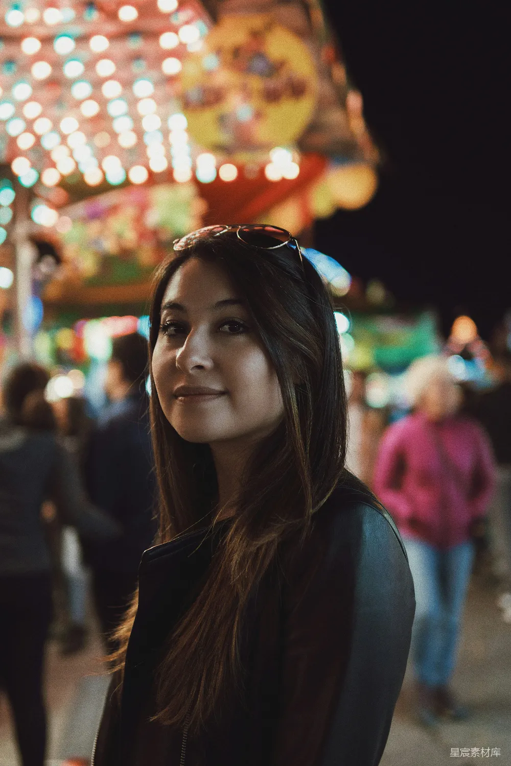 高清摄影 黑色上衣的女人