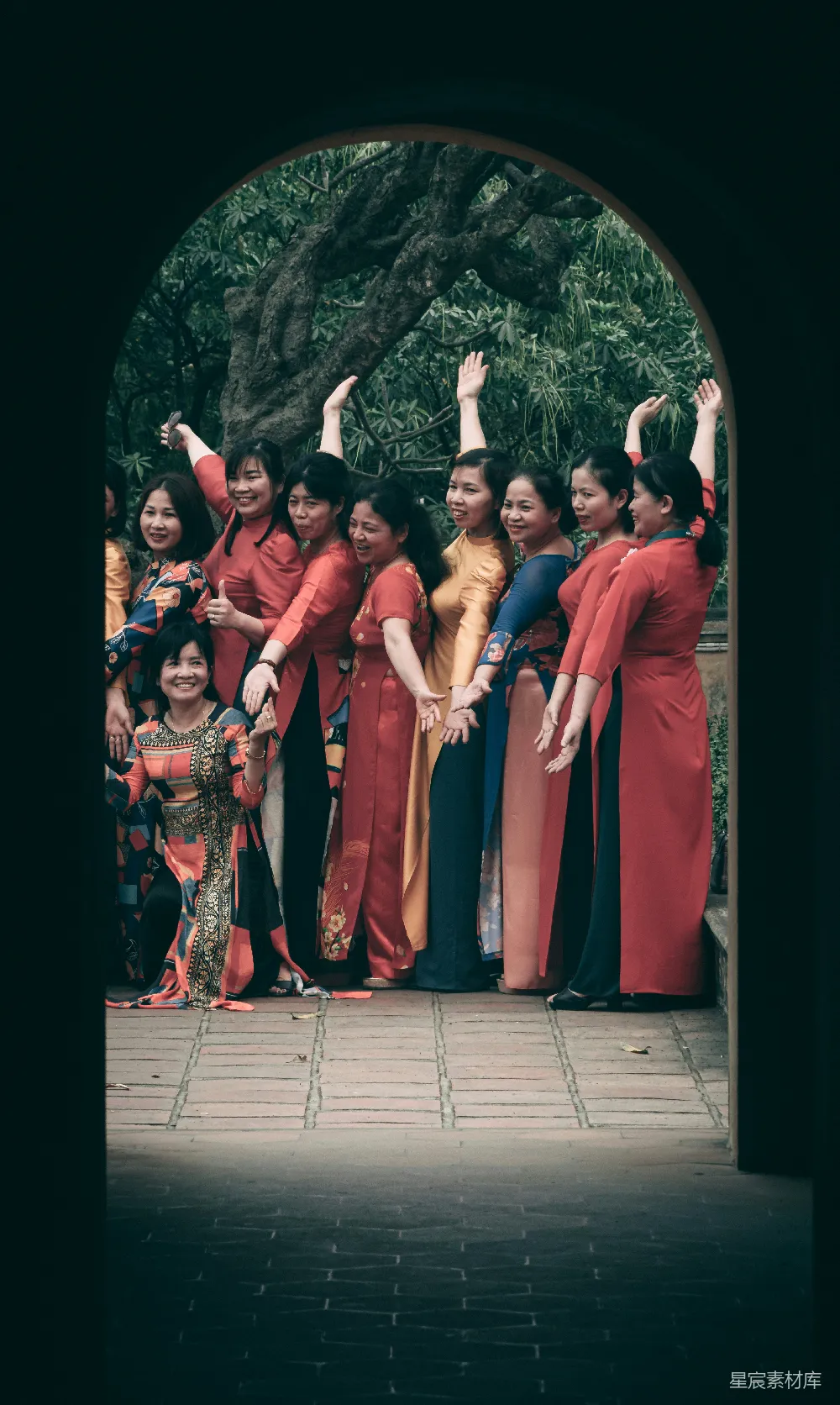 高清摄影 一群女人站在一起