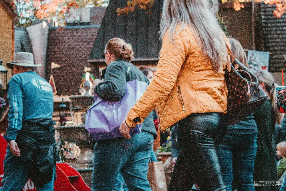 高清摄影 人物 一群人走在街上