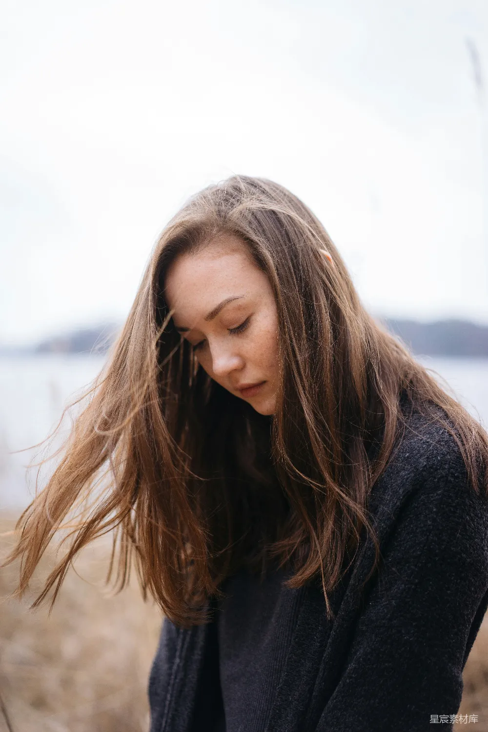 高清摄影 穿着黑色夹克的女人