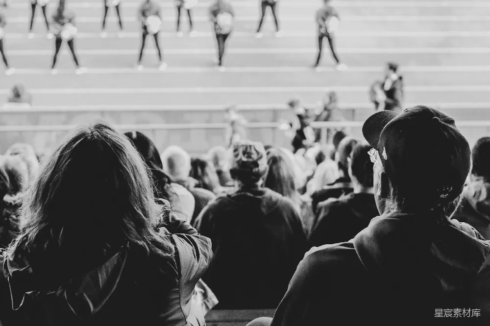 高清摄影  女人黑白色调连衣裙