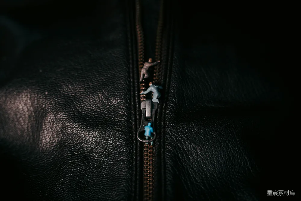 高清摄影 黑色皮革开 zipper 大衣