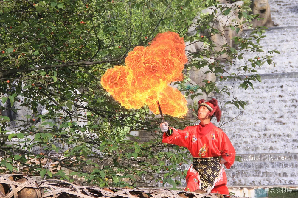 高清摄影 白天人在进行火灾活动