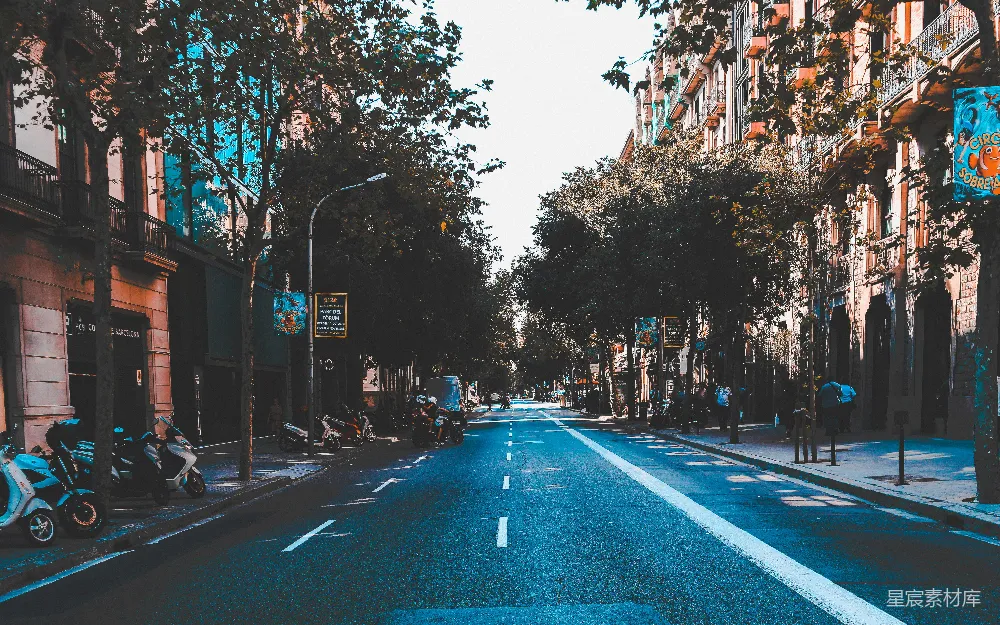 高清摄影  建筑物之间的灰色混凝土道路