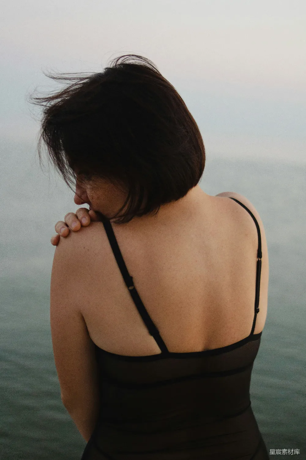 高清摄影 女性 海边 剪影 海边的剪影