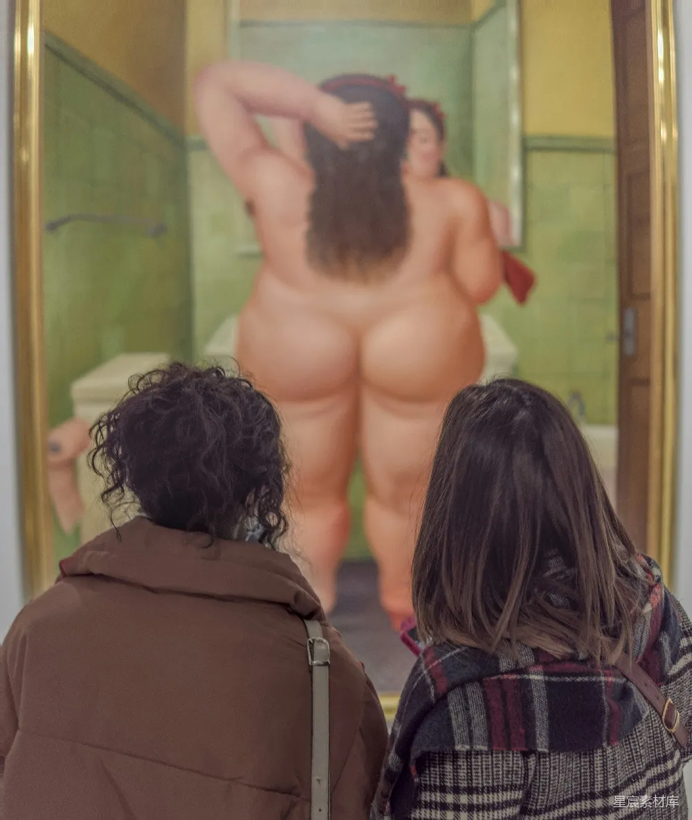高清摄影 艺术 雕塑 展览 艺术展览中的裸体雕塑