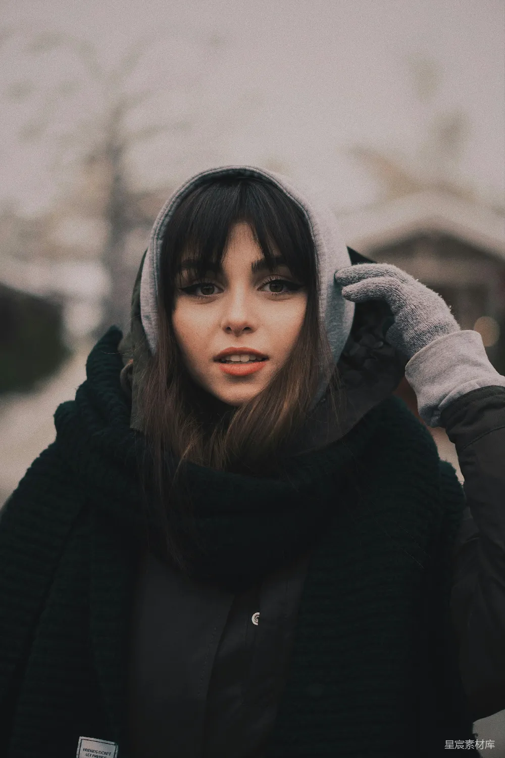 高清摄影  穿着黑色外套的女人