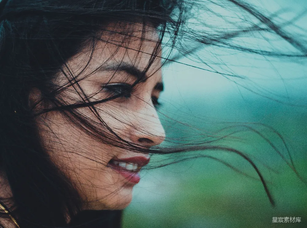 高清摄影  黑发棕眼的女人