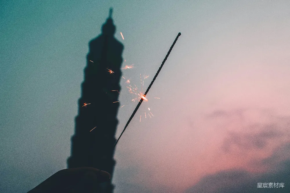 高清摄影  手持棍棒的人形轮廓
