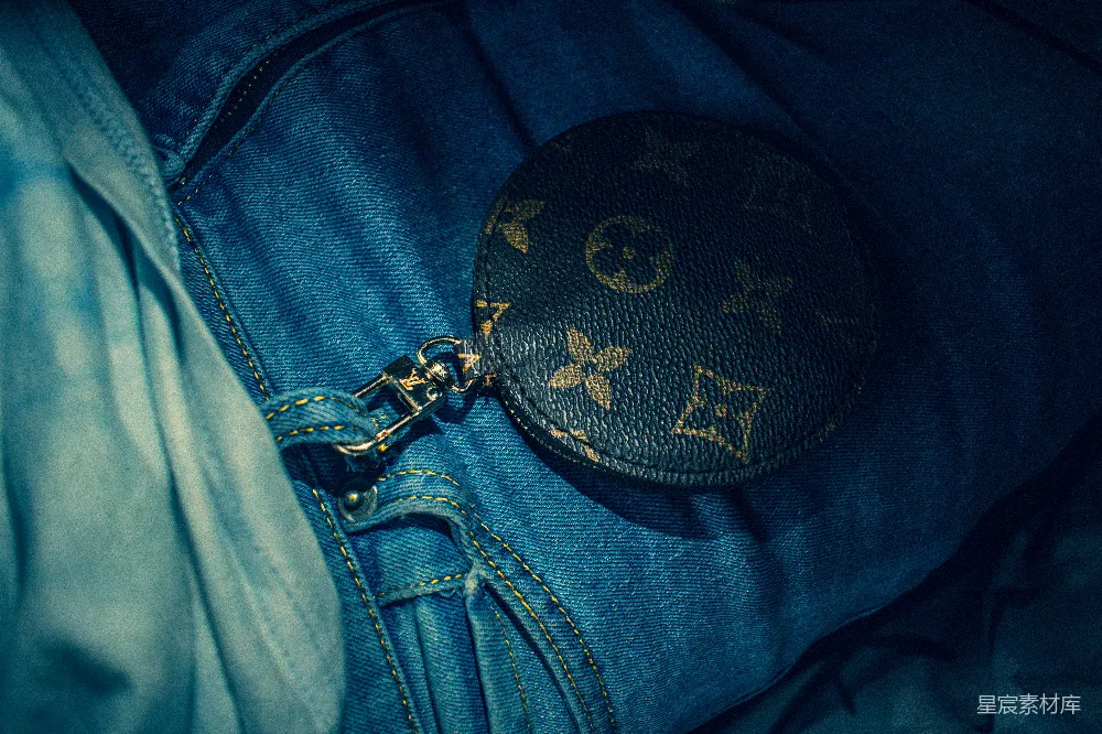 高清摄影  jeans口袋里的手袋
