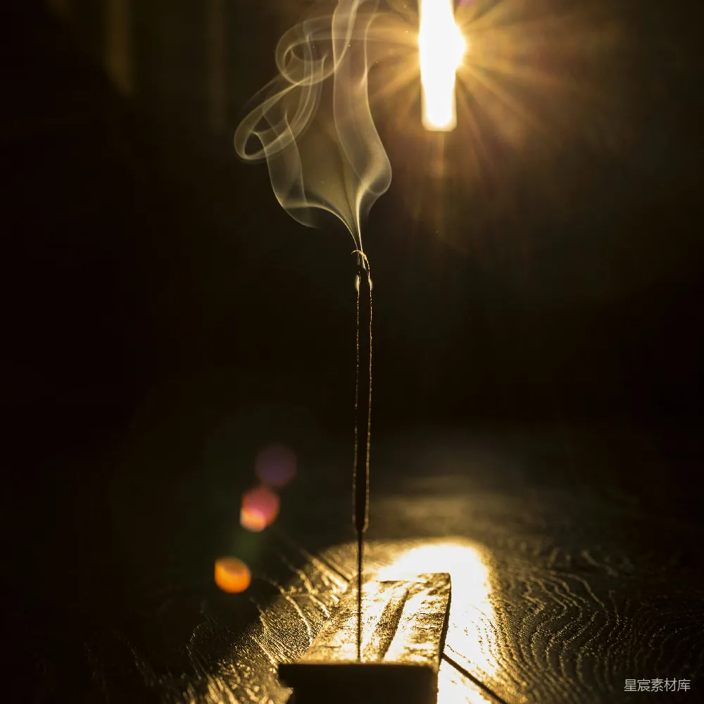 高清摄影 一根冒出烟的蜡烛